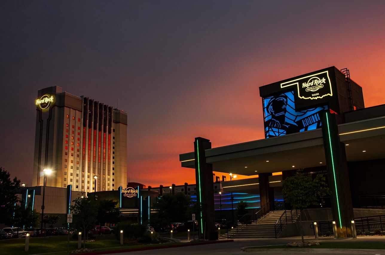 hotels near hard rock casino tulsa oklahoma