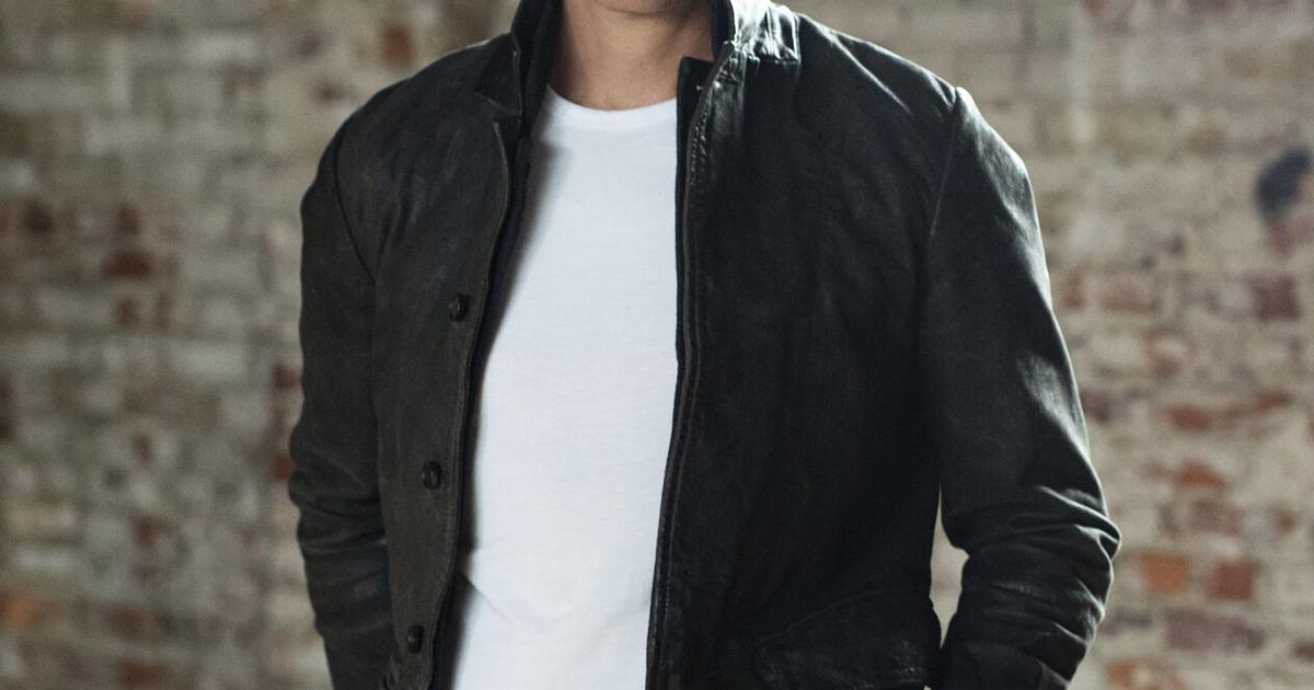 Bryan White Singer Oklahoma Music Hall of Famer Bryan White takes the stage at Hard Rock ...