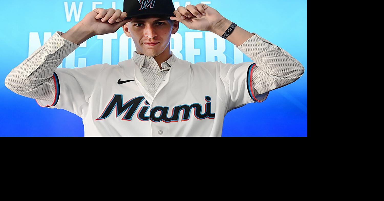 Teen baseball standout signs with Miami Marlins