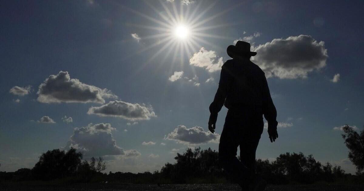 AP analysis finds 2023 set record for US heat deaths, killing in areas that used to handle the heat - Vimarsana News