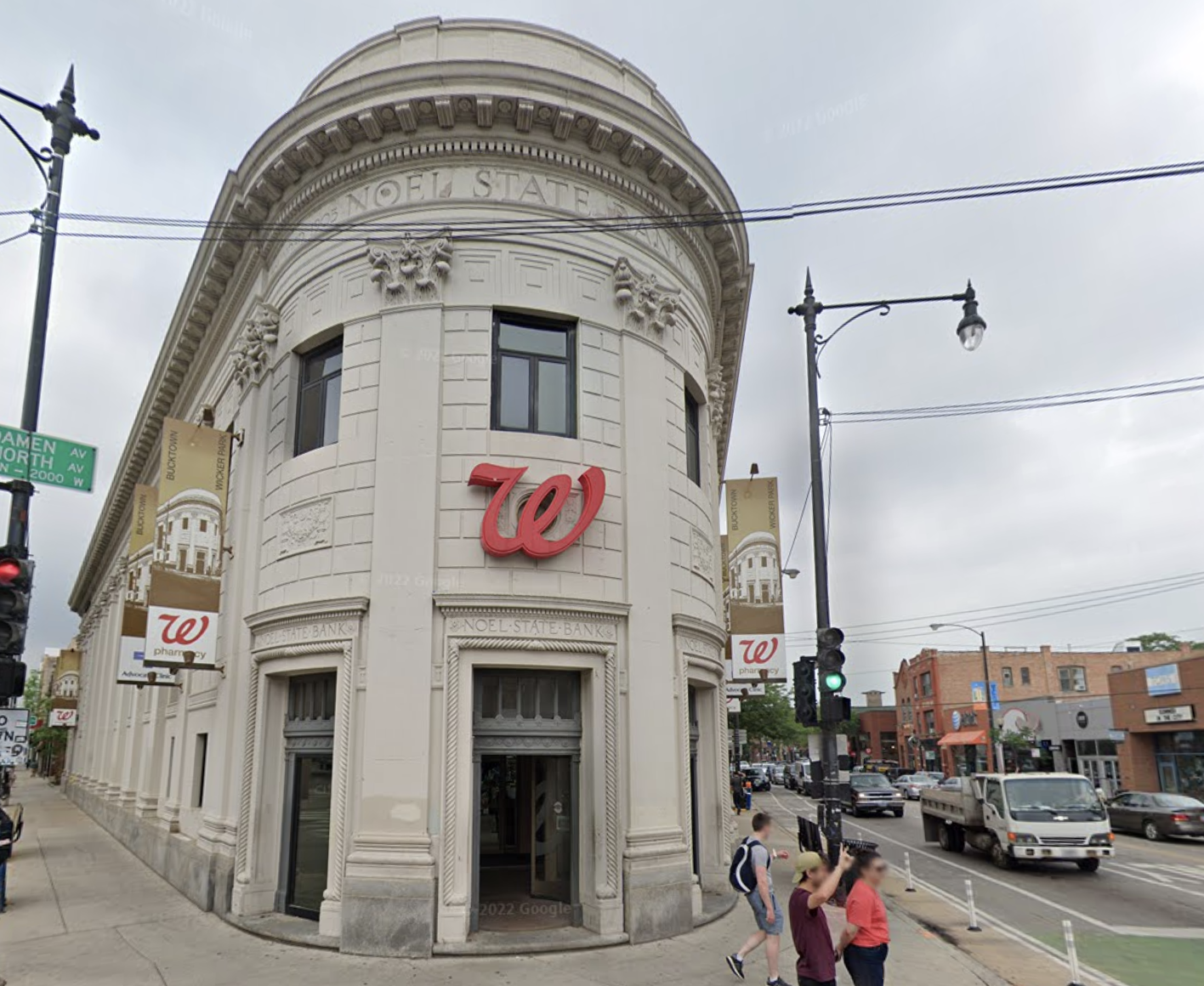 Barnes &amp; Noble opening July 31 at former Walgreens storefront in Wicker Park
