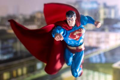 Early reactions applaud “Superman” as a vibrant reboot 