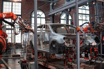 Stellantis strikes tentative deal with UAW including new jobs in Illinois 1