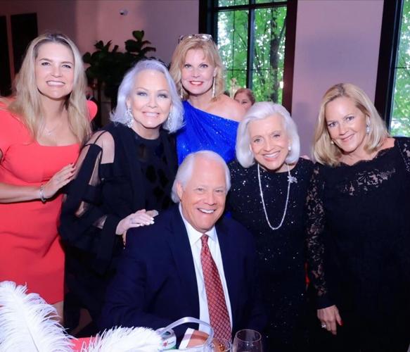 Kathleen Martarano, Candace Jordan, Lisa Fielding, Chuck Jordan, Elizabeth Bertucci and Leslie Hindman. (Photo Sean Su/Purple Photo Group)