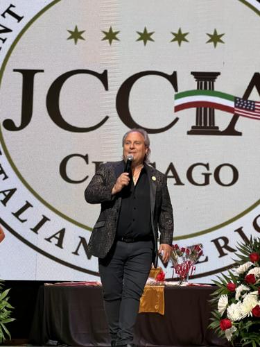 Ron Onesti, founder Onesti Entertainment and owner Des Plaines Theatre, served as emcee.