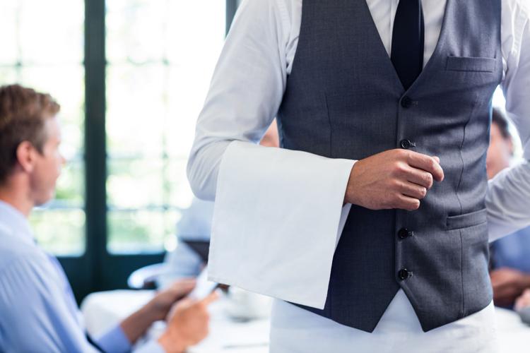 Illinois restaurant association tipped minimum wage highest in country
