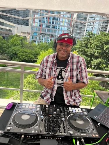 DJ World.
