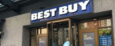 Despite some popularity among tourists, the Michigan Avenue Best Buy is set to close in November. Photo by Jesse Wright
