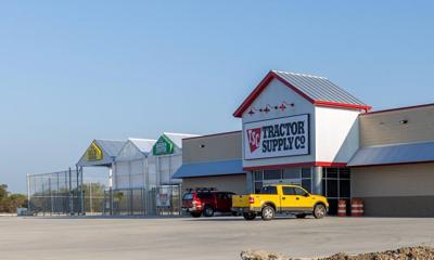 Cove Capital Investments and its Founders, Dwight Kay and Chay Lapin, announce the acquisition of a NNN Lease Asset in Quinlan, TX as Part of Its Debt Free Tractor Net Lease 79 Delaware Statutory Trust.
