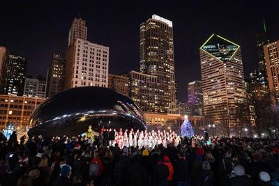 Caroling returns to Cloud Gate November 26 through December 17