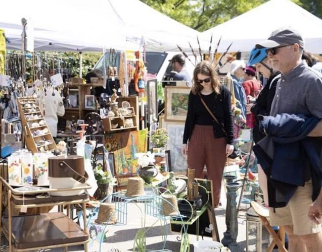 Randolph Street Market, a variety of vintage.