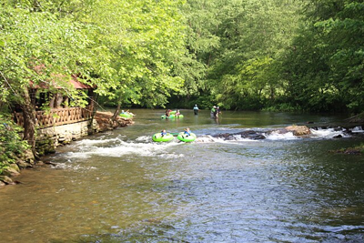 River floats near Chicago to be lazy and go tubing crazy