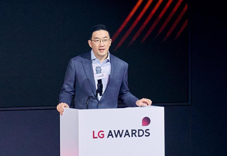 LG Corp. Chairman and CEO Kwang Mo Koo, delivers a congratulatory speech at the LG Awards held on April 9 at LG Academy in Icheon.