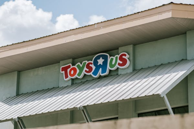 Toys R Us making a comeback