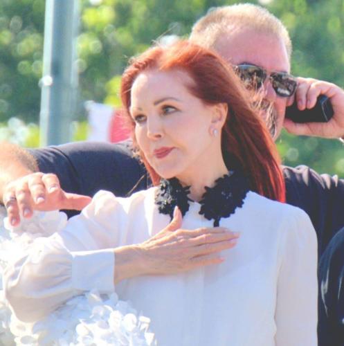 Priscilla Presley feels the love in the Arcada Theatre's 100th anniversary celebration parade. (Kathy Mondelli photo)