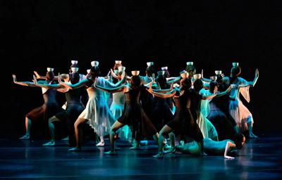 Photo: Anna Mains and Brian Bennett in Lineas by Edgar Zendejas Credit: Cheryl Mann / WTTW