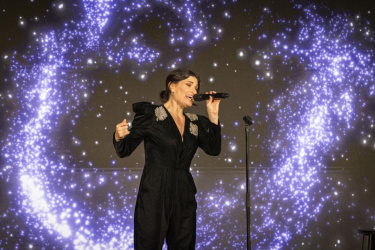Tony Award-winner Idina Menzel performs at the Shirley Ryan AbilityLab Spark! event at Rockwell on the River. (Photo by Chris Guillen)