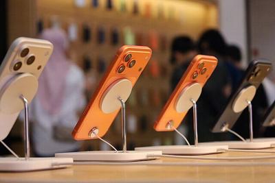 (iPhone 17 launching event at Apple The Exchange TRX, Kuala Lumpur, Malaysia, Wikimedia Commons 2025 photo by Ahmad Ali Karim)
