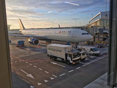 Delta forced to land in Fort Myers after passenger's lithium battery ignites midair
