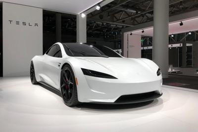 Tesla plans South Loop service center