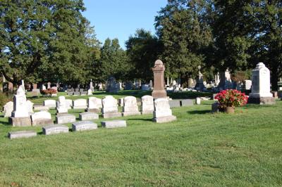 Tombs at Graceland Cemetery amidst the lush, pastoral landscape. Photo by Angela Gagnon