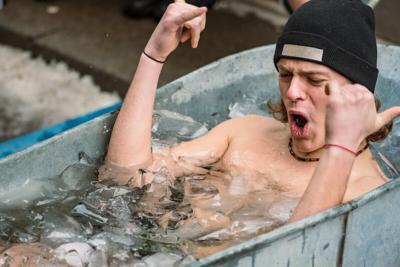 Cold Plunge or Hot Bath? What's Best for Ailing Muscles?