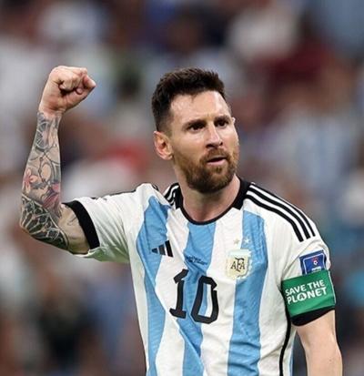 Lionel Messi leads Argentina to advance to the 2026 FIFA World Cup final. (Wikimedia Commons photo)