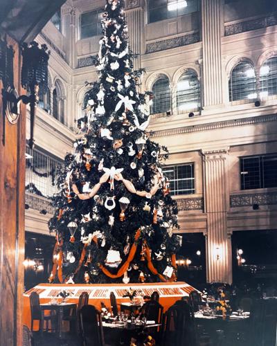 The Walnut Room circa 1945. (Photo courtesy of Elmhurst History Museum)