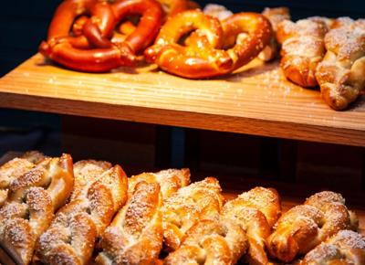 Fall comes to Lincoln Park Zoo: Oktoberfest and non-alcoholic Oksoberfest