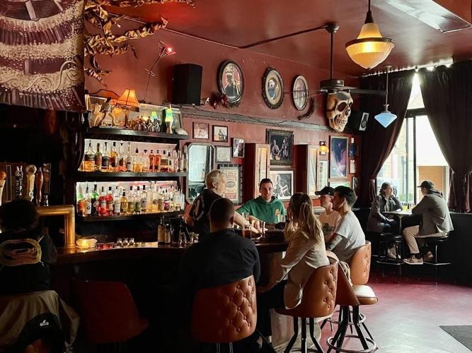 Chicago bars & restaurants plan big Labor Day weekend with food & fun