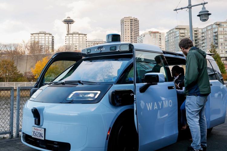 BIZ-CPT-SEATTLE-TECH-WEEK-PROTESTS-FILEPIC-2-SE