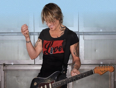 Keith Urban playing surprise show in Chicago following NASCAR Street Race set