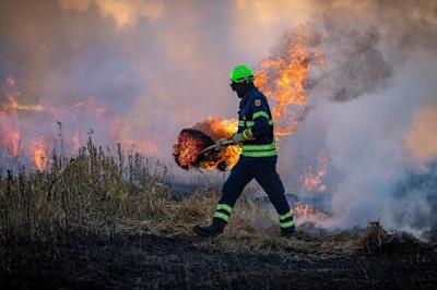 Canada wildfire smoke blankets Northeast and Midwest in US, prompting health alerts