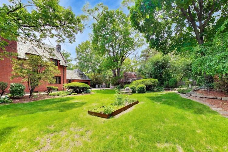 Beverly mansion with ties to Al Capone hits market for $1.2 million. (Photo | @Properties)