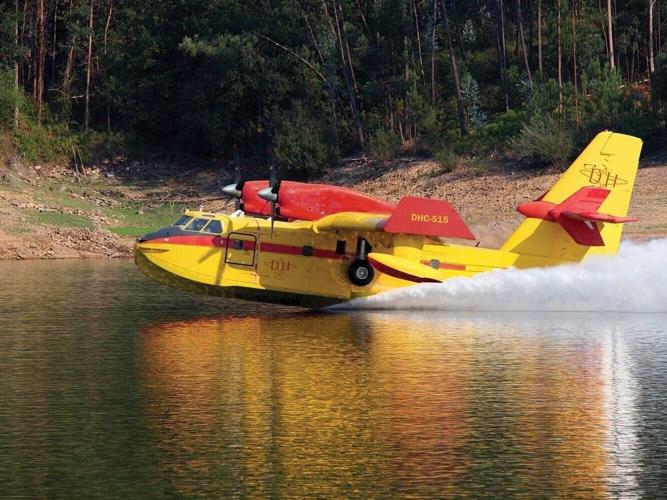 DHC-515 during amphibious take-off (image courtesy De Havilland Canada)
