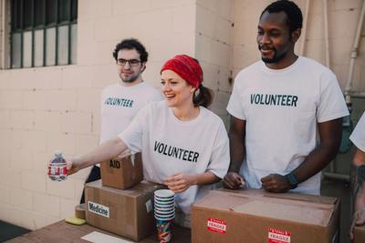 Be a Windy City hero: Chicago’s top volunteer spots, including playing with puppies 
