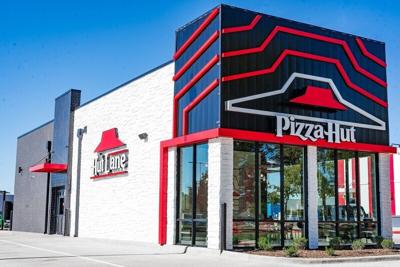 Pizza Hut has introduced its most innovative restaurant design concept to U.S. guests. Located in Plano, Texas, the restaurant features pick-up cabinets, self-service kiosks and Pizza Hut’s first Hut ‘N Go drive-thru menu in the U.S., which offers a sel...