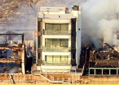 David Steiner's Malibu mansion defied destruction from wildfires. (Photo courtesy of @bushcoo/ Instagram)