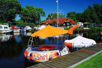 Winter warm-up Hot tub boats, Duffy’s & Santa river rides with Chicago Boat Co.