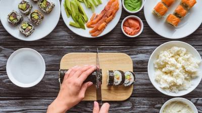 Sushi roll preparation