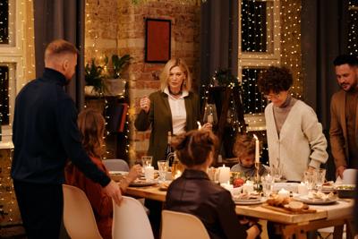 Family feuds: How to handle holiday drama