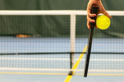 Massive pickleball club ‘Social Pickleball Fun’ swings into Lincoln Park