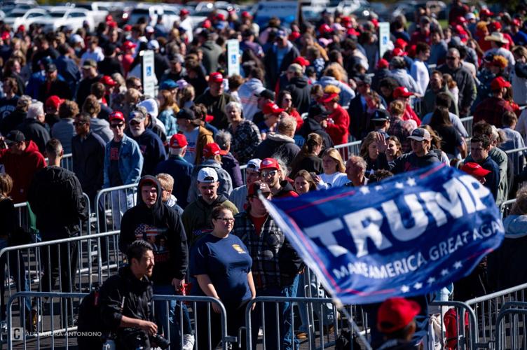 Trump Rally, Crowd Line