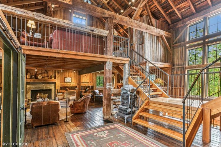 12801 Hills Rd. in Buchanan, MI has sold. (Homes.com, VHT Studios)