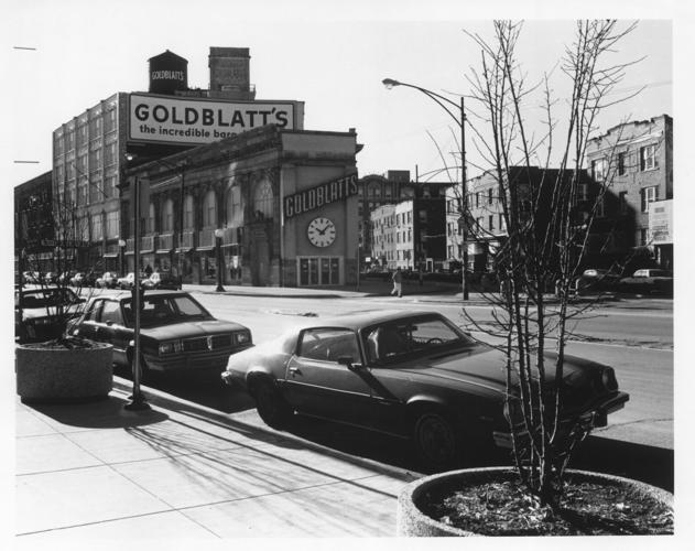 Goldblatt's at Broadway and Lawrence. (Photo courtesy of Elmhurst History Museum)