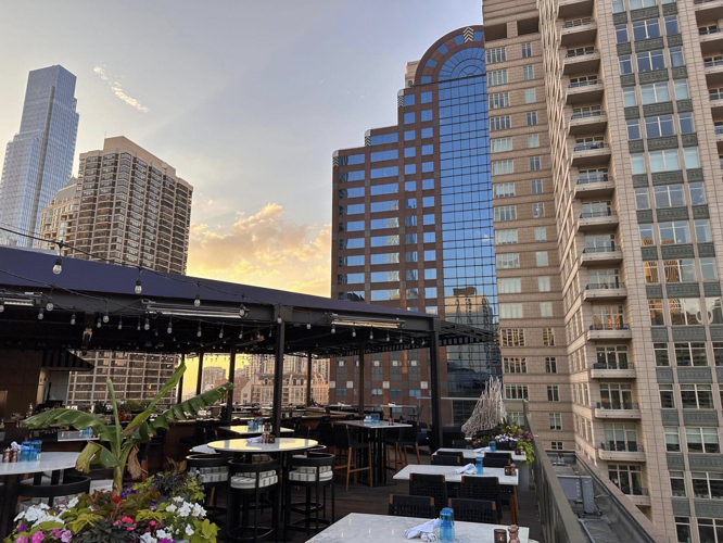 Roanoke Hospitality opens two new Streeterville restaurants image three