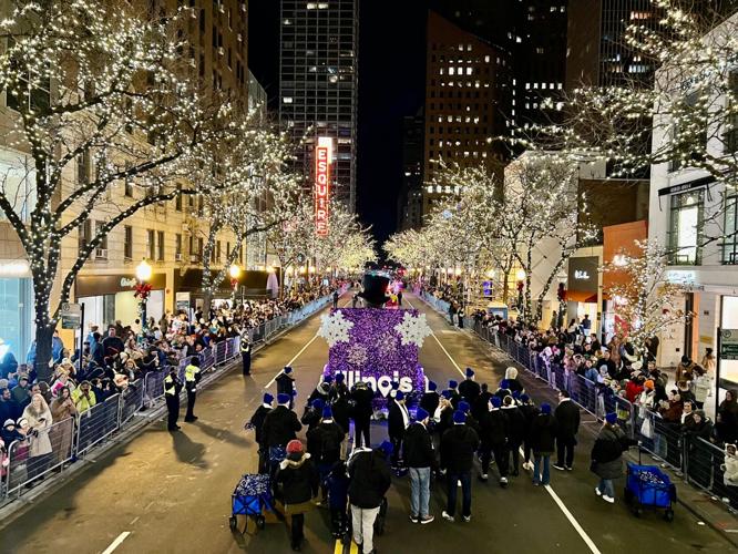 Wintrust Mag Mile Lights Festival as seen from the Enjoy Illinois bus as it moves down Oak St. (Photo by Candace Jordan)