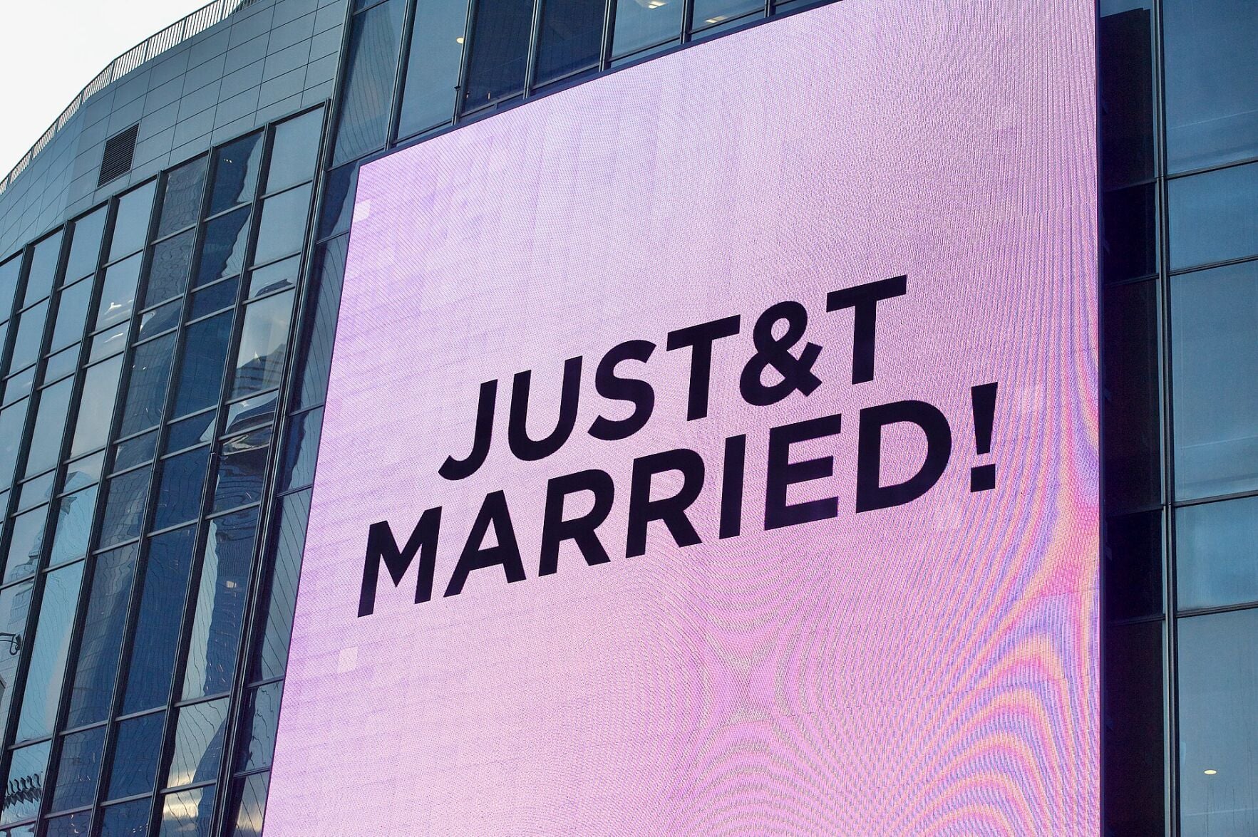 Sign outside Madison Square Garden announces the marriage of Taylor Swift and Travis Kelce. (Wikimedia Commons photo)