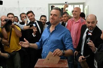 A victory for Yamandu Orsi in the run-off would see Uruguay swing back to the left after five years of conservative rule.