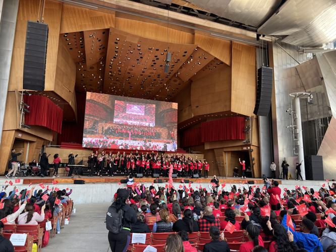 uniting voices paint the town red concert